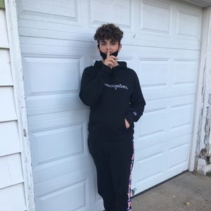 Meet your Posher, Connor